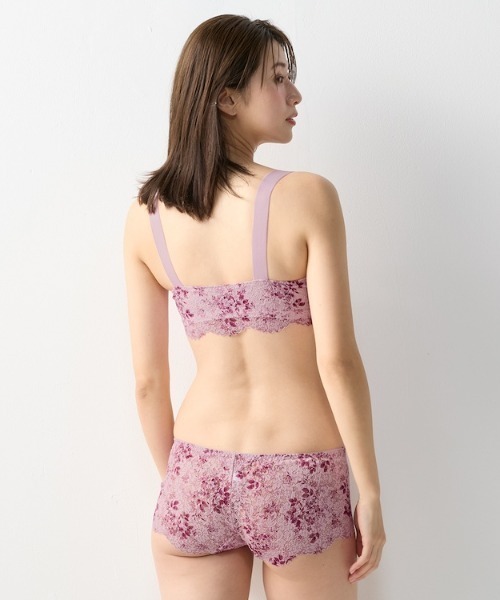 AMOSTYLE BY Triumph（アモスタイルバイトリンプ）の「レーシープリントナイトブラ ハーフトップ フローラルトワルドジュイ AMST1496 N-Top JX（ナイトブラ・レディース・ピンク/ホワイト・L/M/LL）」の7枚目の写真