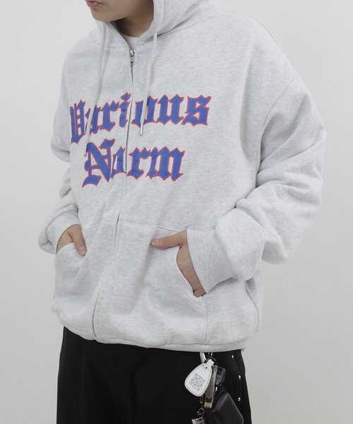WHO'S WHO gallery（フーズフーギャラリー）の「【UNISEX/ユニセックス】Variousロゴジップパーカー（パーカー・レディース・ライトグレー/ネイビー/ブラック・MEDIUM/LARGE）」の5枚目の写真