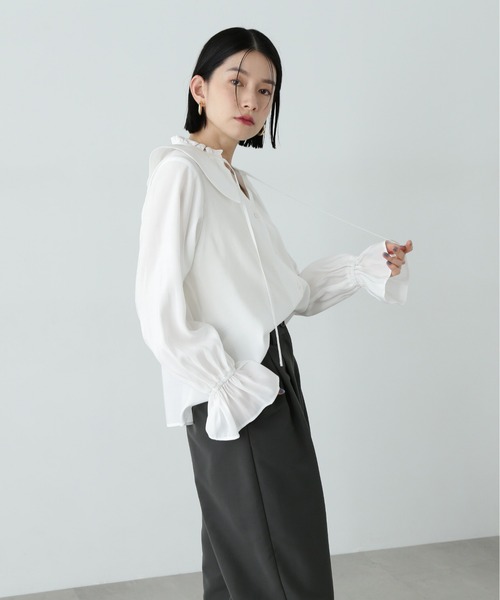 N.（N. Natural Beauty Basic）（エヌエヌナチュラルビューティーベーシック）の「ラッフルカラーリボンブラウス（シャツ/ブラウス・レディース・イエロー/オフホワイト/ブルー・MEDIUM）」の5枚目の写真