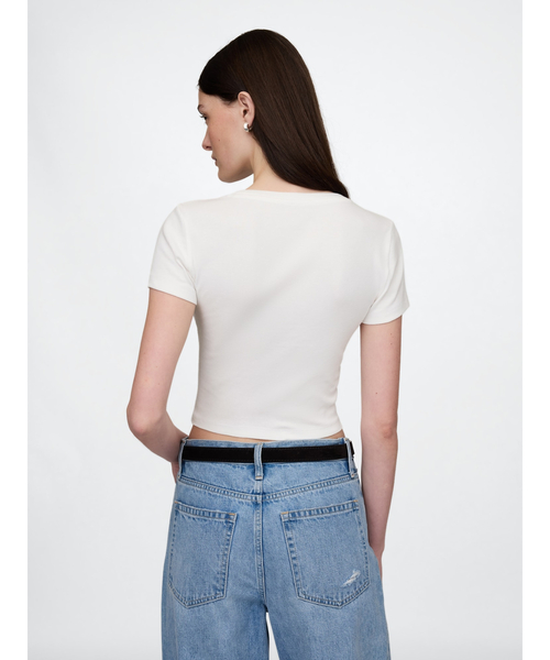 GAP(ギャップ)の「モダン クロップドTシャツ(Tシャツ/カットソー・レディース・オフホワイト/ブラック・XXS/XL/L/M/S/XS)」の5枚目の写真