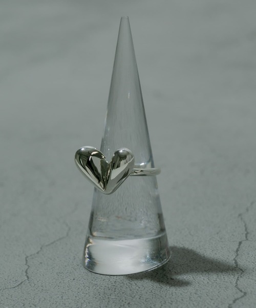 SMELLY(スメリー)の「『WEB/一部店舗限定』メタルハートリング(リング・レディース・シルバー・-)」の2枚目の写真