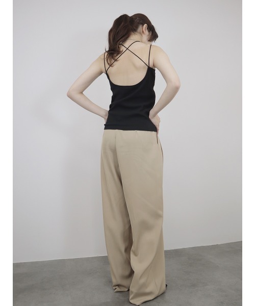 Reurie'（レウリィ）の「バッククロスキャミソール / カップ付き ノースリーブ インナー シンプル 重ね着 レイヤード ラメ（キャミソール・レディース・グレー/ブラック系その他/ブラック/ホワイト・FREE）」の16枚目の写真