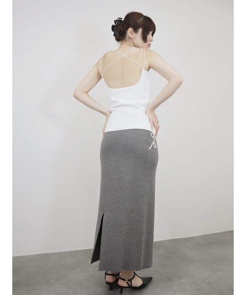 Reurie'（レウリィ）の「バッククロスキャミソール / カップ付き ノースリーブ インナー シンプル 重ね着 レイヤード ラメ（キャミソール・レディース・グレー/ブラック系その他/ブラック/ホワイト・FREE）」の19枚目の写真