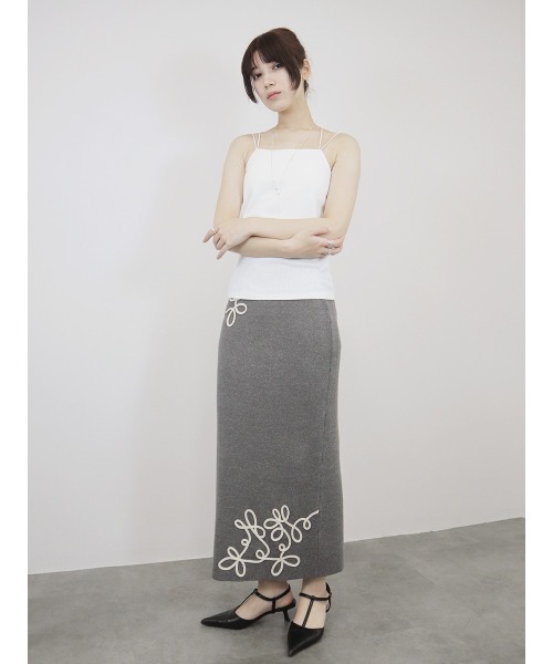 Reurie'（レウリィ）の「バッククロスキャミソール / カップ付き ノースリーブ インナー シンプル 重ね着 レイヤード ラメ（キャミソール・レディース・グレー/ブラック系その他/ブラック/ホワイト・FREE）」の20枚目の写真