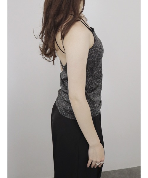 Reurie'（レウリィ）の「バッククロスキャミソール / カップ付き ノースリーブ インナー シンプル 重ね着 レイヤード ラメ（キャミソール・レディース・グレー/ブラック系その他/ブラック/ホワイト・FREE）」の12枚目の写真