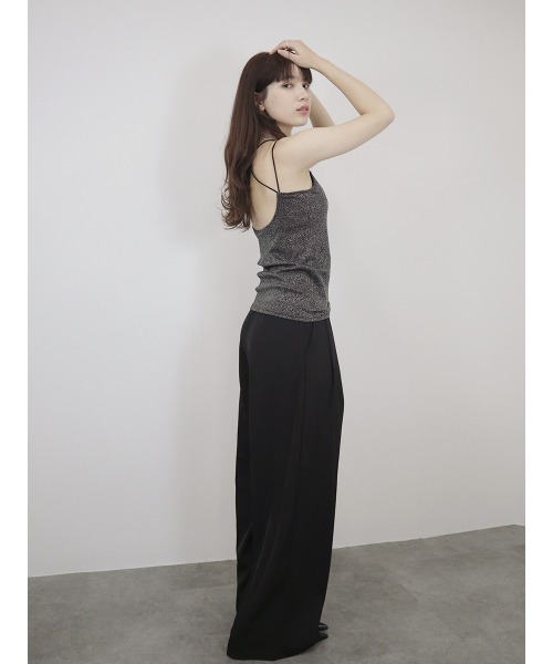 Reurie'（レウリィ）の「バッククロスキャミソール / カップ付き ノースリーブ インナー シンプル 重ね着 レイヤード ラメ（キャミソール・レディース・グレー/ブラック系その他/ブラック/ホワイト・FREE）」の22枚目の写真