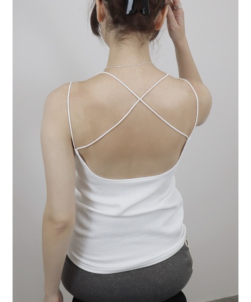 Reurie'（レウリィ）の「バッククロスキャミソール / カップ付き ノースリーブ インナー シンプル 重ね着 レイヤード ラメ（キャミソール・レディース・グレー/ブラック系その他/ブラック/ホワイト・FREE）」の18枚目の写真