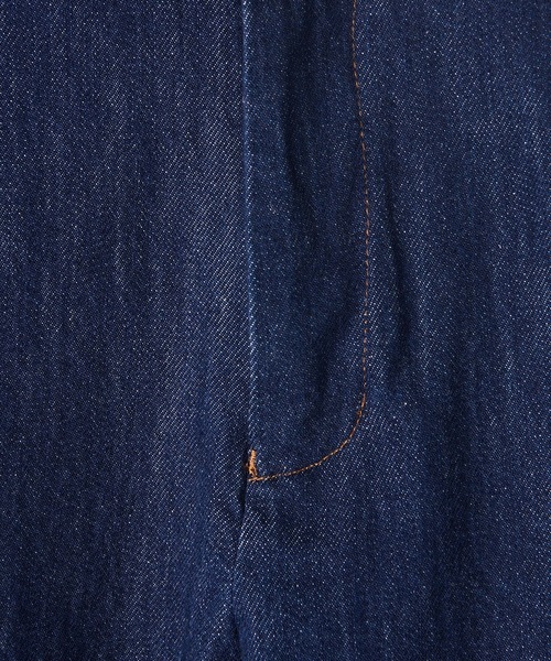 UNITED ARROWS（ユナイテッドアローズ）の「【マルチサイズ】1プリーツ カラー ワイドデニムパンツ（デニムパンツ・メンズ・ネイビー/ホワイト/モカ/オリーブ/ダークグレー/ブラック・マルチサイズ）」の9枚目の写真