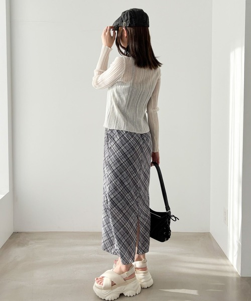 Heather(ヘザー)の「シアーポロカーディガン 327080(カーディガン/ボレロ・レディース・ブラック/アイボリー/レッド/グレー・FREE)」の12枚目の写真