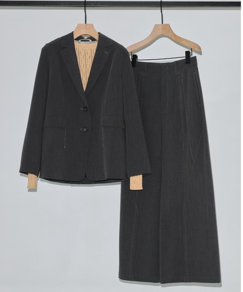 PUBLIC TOKYO（パブリックトウキョウ）の「バックタックスムージージャケット（テーラードジャケット・レディース・ダークグレー/ブラウン/ライトグレー・1/2）」の19枚目の写真