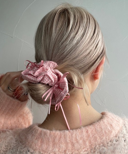 kutir（クティール）の「kutirlune／ギンガムチェック×リボン　シュシュ（シュシュ・レディース・ライトブルー/ピンク・FREE）」の8枚目の写真