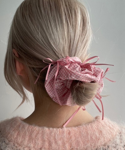 kutir（クティール）の「kutirlune／ギンガムチェック×リボン　シュシュ（シュシュ・レディース・ライトブルー/ピンク・FREE）」の4枚目の写真