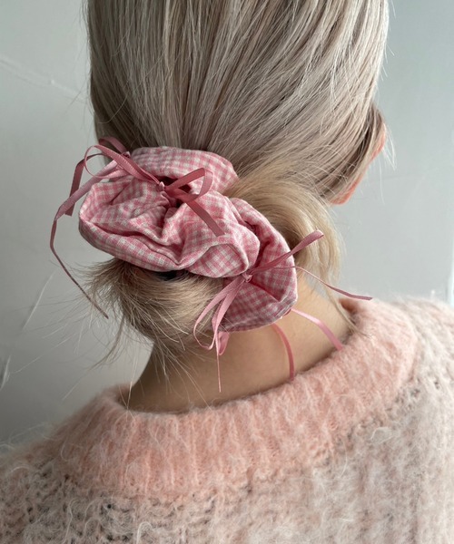 kutir（クティール）の「kutirlune／ギンガムチェック×リボン　シュシュ（シュシュ・レディース・ライトブルー/ピンク・FREE）」の6枚目の写真