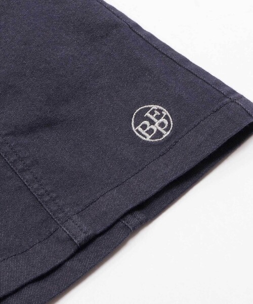 BeBe Petits Pois Vert（ベベプチポワヴェール）の「センター切り替えワンポイント刺しゅうデニムキュロットパンツ(95~160cm)（デニムパンツ・キッズ・ネイビー/ホワイト・160cm/110cm/120cm/140cm/130cm/100cm/150cm/95cm）」の12枚目の写真