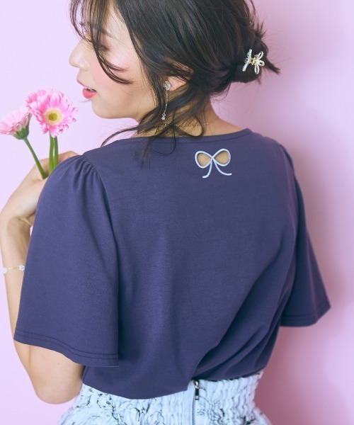 marun（マルン）の「＜大きいサイズ＞袖フレアバックリボン刺しゅうTシャツ marun（Tシャツ/カットソー・レディース・ホワイト/ネイビー/ブラック/モカ・L/5L/4L/3L/LL）」の4枚目の写真