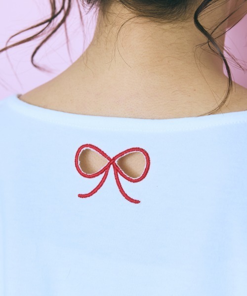 marun（マルン）の「＜大きいサイズ＞袖フレアバックリボン刺しゅうTシャツ marun（Tシャツ/カットソー・レディース・ホワイト/ネイビー/ブラック/モカ・L/5L/4L/3L/LL）」の5枚目の写真