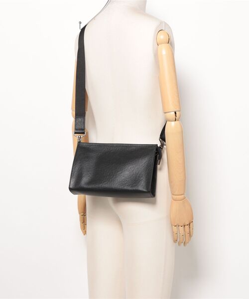 NiiNa（ニーナ）の「【 NiiNa homme / ニーナオム 】高品質牛革 2wayショルダー クラッチ ミニバッグ（クラッチバッグ・メンズ・ブラック・FREE）」の13枚目の写真