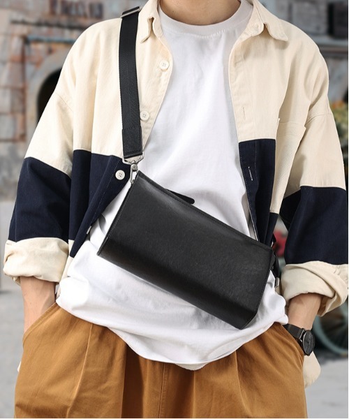 NiiNa（ニーナ）の「【 NiiNa homme / ニーナオム 】高品質牛革 2wayショルダー クラッチ ミニバッグ（クラッチバッグ・メンズ・ブラック・FREE）」の6枚目の写真