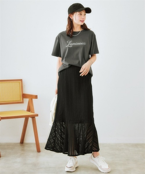 nissen（ニッセン）の「綿１００％箔プリントロゴＴシャツ(接触冷感)（Tシャツ/カットソー・レディース・チャコール/オフホワイト・LL/S/M/L）」の8枚目の写真