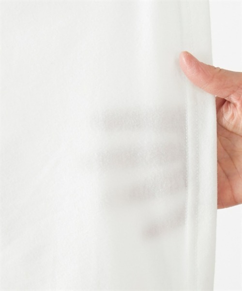 nissen（ニッセン）の「綿１００％箔プリントロゴＴシャツ(接触冷感)（Tシャツ/カットソー・レディース・チャコール/オフホワイト・LL/S/M/L）」の16枚目の写真