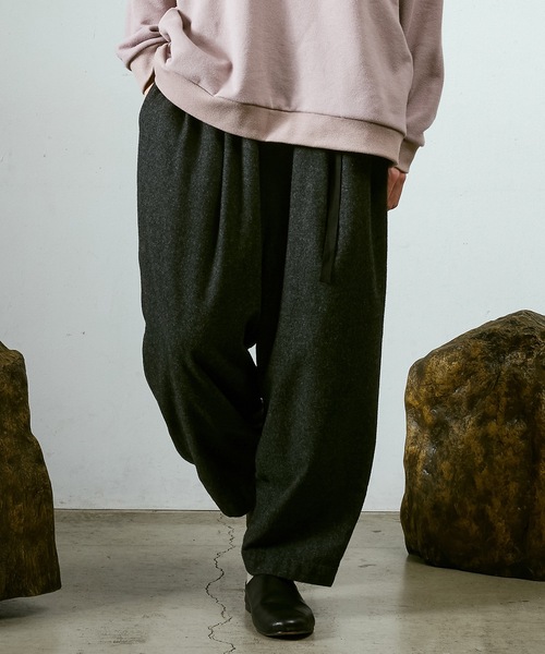 Dulcamara（ドゥルカマラ）の「縮絨ウールタックワイドPT（スラックス・メンズ・グリーン系その他/チャコールグレー/ダークブラウン・0/1）」の2枚目の写真