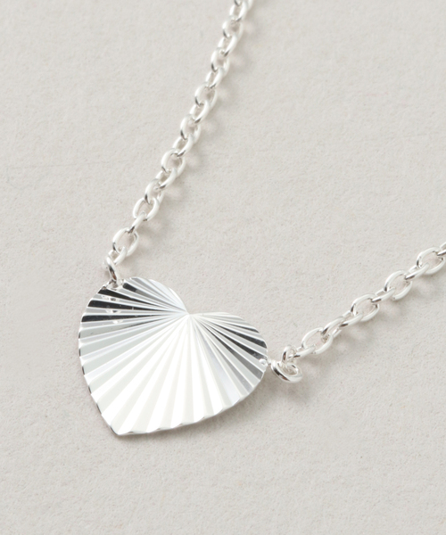 La TOTALITE(ラトータリテ)の「JANE KOENIG/ヤネコン Silverハートネックレス(ネックレス・レディース・シルバー・FREE)」の8枚目の写真