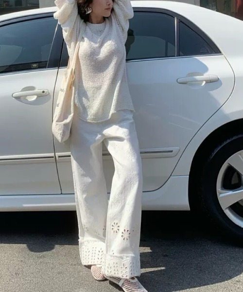 Sibra（シブラ）の「フラワーカットワークワイドパンツ（その他パンツ・レディース・ホワイト・M）」の4枚目の写真