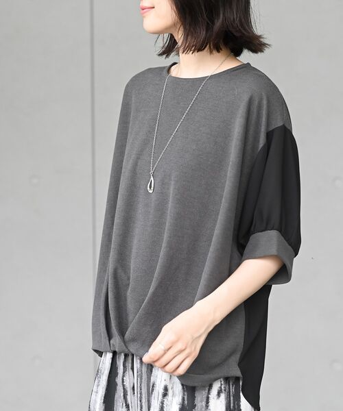 rps（アールピーエス）の「ネックレス付き異素材切替裾タックプルオーバー（その他トップス・レディース・ブルー/ブラック/グレー/チャコールグレー・フリー）」の3枚目の写真