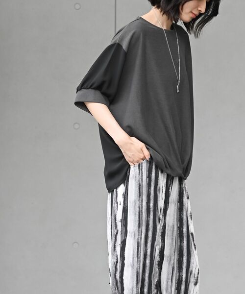 rps（アールピーエス）の「ネックレス付き異素材切替裾タックプルオーバー（その他トップス・レディース・ブルー/ブラック/グレー/チャコールグレー・フリー）」の6枚目の写真