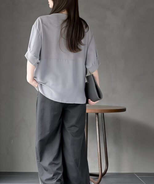 rps（アールピーエス）の「ネックレス付き異素材切替裾タックプルオーバー（その他トップス・レディース・ブルー/ブラック/グレー/チャコールグレー・フリー）」の16枚目の写真