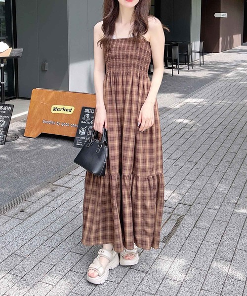 INGNI(イング)の「ホルターネックチェック柄シャーリングワンピース/A(ワンピース・レディース・ブラック系/ブラウン系その他2/ネイビー系2・M)」の12枚目の写真