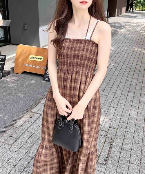 INGNI(イング)の「ホルターネックチェック柄シャーリングワンピース/A(ワンピース・レディース・ブラック系/ブラウン系その他2/ネイビー系2・M)」の10枚目の写真