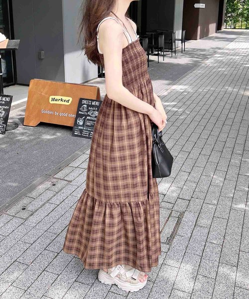 INGNI(イング)の「ホルターネックチェック柄シャーリングワンピース/A(ワンピース・レディース・ブラック系/ブラウン系その他2/ネイビー系2・M)」の13枚目の写真