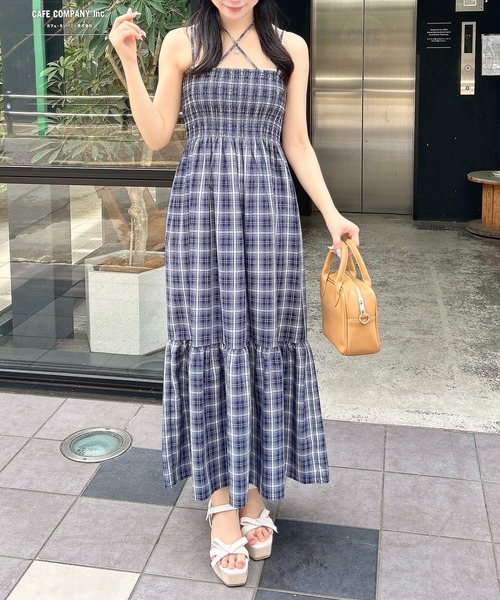 INGNI(イング)の「ホルターネックチェック柄シャーリングワンピース/A(ワンピース・レディース・ブラック系/ブラウン系その他2/ネイビー系2・M)」の16枚目の写真