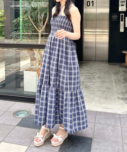 INGNI(イング)の「ホルターネックチェック柄シャーリングワンピース/A(ワンピース・レディース・ブラック系/ブラウン系その他2/ネイビー系2・M)」の18枚目の写真
