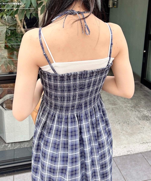 INGNI(イング)の「ホルターネックチェック柄シャーリングワンピース/A(ワンピース・レディース・ブラック系/ブラウン系その他2/ネイビー系2・M)」の20枚目の写真