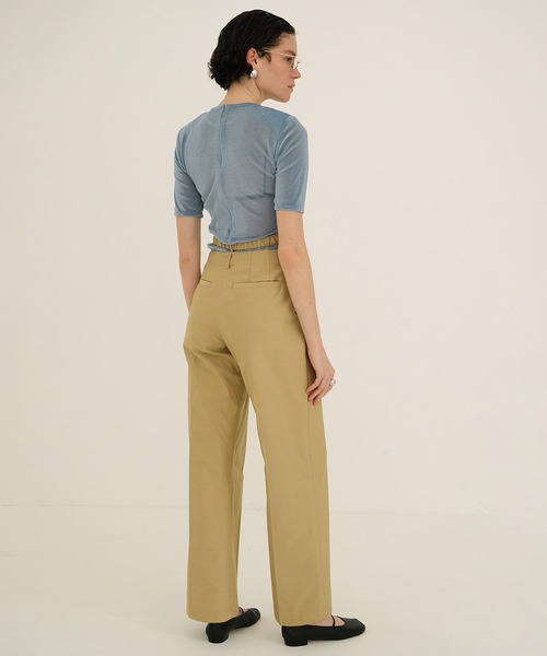 CLANE（クラネ）の「SHEER VELOUR POWER SHOULDER TOPS（Tシャツ/カットソー・レディース・ブルー/ホワイト/ブラック/ベージュ・1/2）」の9枚目の写真