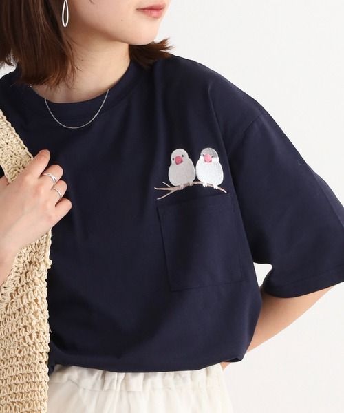 Quelle Chance(ケルシャンス)の「刺繍Tシャツ 半袖(Tシャツ/カットソー・レディース・オフホワイト/アイボリー系/ダークグリーン/イエロー系2/チャコールグレー/ホワイト系/アイボリー系2/アイボリー系3/オートミール/イエロー/ミント/イエロー系/イエロー系1/ネイビー/グリーン/アイボリー系1/ダークグリーン系/イエロー系3・M)」の1枚目の写真