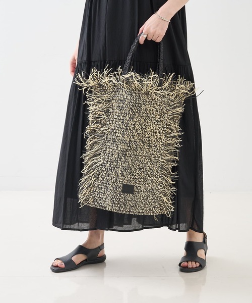 collex(コレックス)の「【Swaraj /スワラージ】手編み ラフィア フリンジ トートバッグ(かごバッグ・レディース・ブラック系その他/アイボリー・フリー)」の2枚目の写真