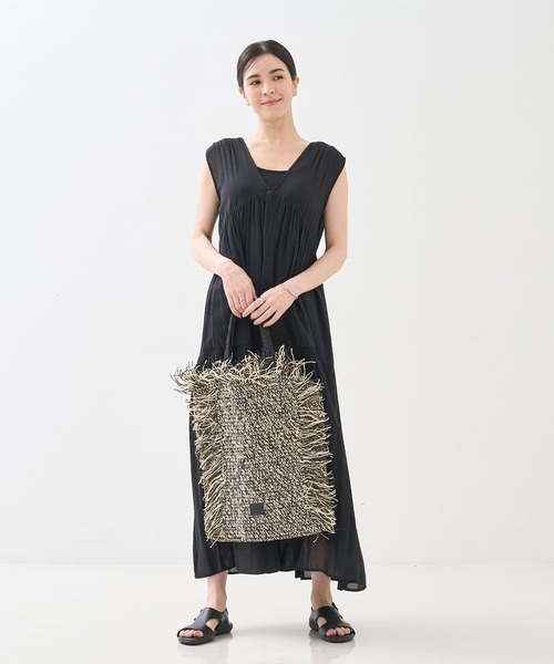 collex(コレックス)の「【Swaraj /スワラージ】手編み ラフィア フリンジ トートバッグ(かごバッグ・レディース・ブラック系その他/アイボリー・フリー)」の3枚目の写真
