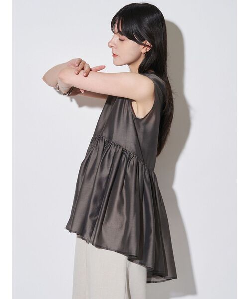 ELENDEEK（エレンディーク）の「シアーペプラムブラウス（シャツ/ブラウス・レディース・マスタード/オフホワイト/チャコールグレー・FREE）」の18枚目の写真