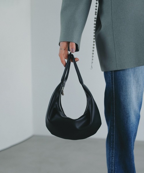MANOF(マノフ)の「HANDLE MOON BAG(ハンドバッグ・レディース・ブラウン/ブラック・FREE)」の5枚目の写真