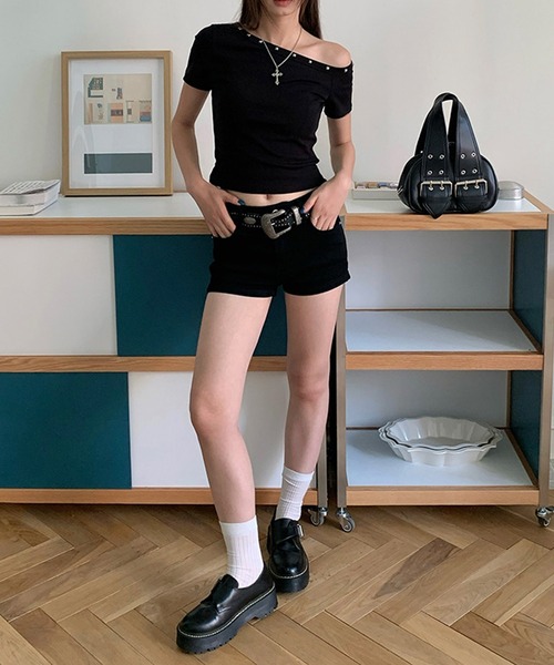 MEMECLE(メメクル)の「【 MEMECLE / メメクル 】ワンショルダー スタッズ 半袖カットソー(Tシャツ/カットソー・レディース・グレー/ブラック・S/M)」の18枚目の写真