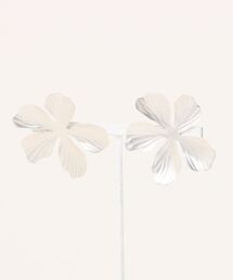 【金属アレルギー対応】フラワーシェイプピアス Giulia Floral Matte