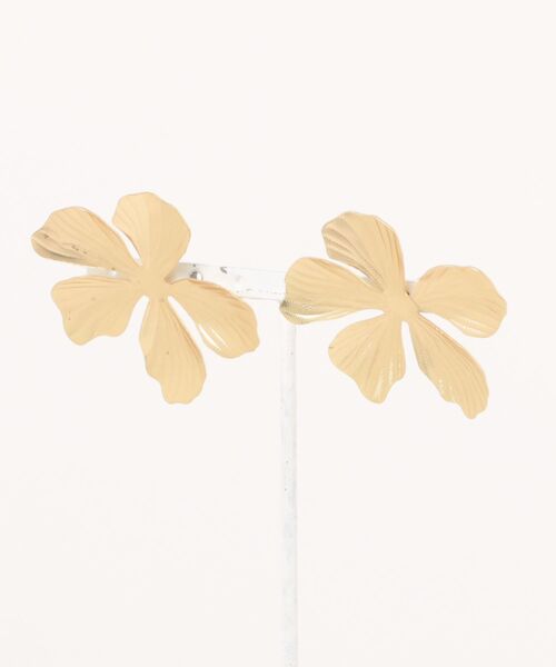 big metal london（ビッグメタルロンドン）の「【金属アレルギー対応】フラワーシェイプピアス Giulia Floral Matte（ピアス（両耳用）・レディース・シルバー/ゴールド・FREE）」の2枚目の写真