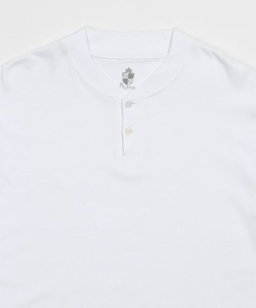 The DUFFER of ST.GEORGE(ザダファーオブセントジョージ)の「ACROCLEAR SHIELD NECK HENLEY TEE:消臭機能『アクロクリア』シールドネック ヘンリーロンTEE(Tシャツ/カットソー・メンズ・ホワイト・X-LARGE/LARGE/MEDIUM/SMALL)」の2枚目の写真