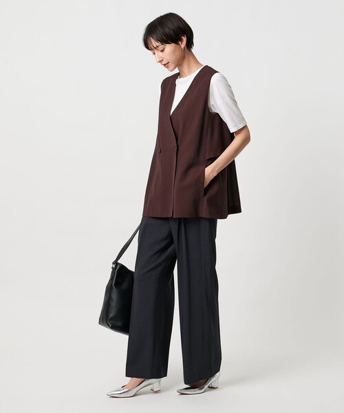 UNITED ARROWS（ユナイテッドアローズ）の「シアー バックフレア ベスト ‐ウォッシャブル‐（ベスト・レディース・ダークブラウン/ベージュ/ネイビー・38/36）」の11枚目の写真