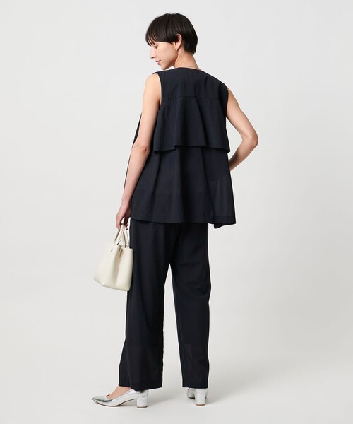 UNITED ARROWS（ユナイテッドアローズ）の「シアー バックフレア ベスト ‐ウォッシャブル‐（ベスト・レディース・ダークブラウン/ベージュ/ネイビー・38/36）」の14枚目の写真