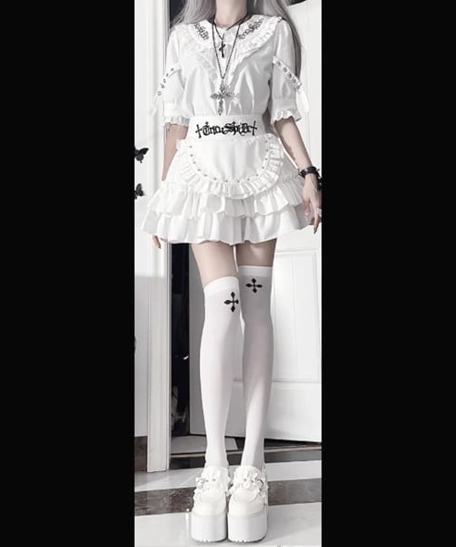 ブラウス シャツ A'GEM/9 × .kom「TricuspidC/トライカスピッドシー」クロスロゴセーラーフリルブラウス レディース A'GEM/9 × .kom『TricuspidC/トライカスピッドシー』クロスロゴ