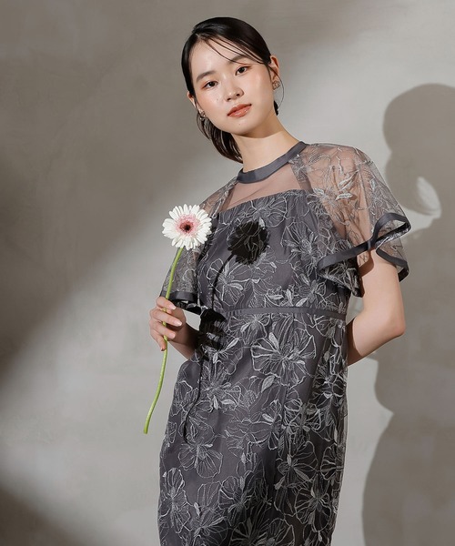 Kana(カナ)の「フレアスリーブ 花柄刺繍レース パーティー ドレス 結婚式 お呼ばれ オケージョンドレス(ドレス・レディース・チャコールグレー/ライトグレー/ブラウン・M)」の4枚目の写真
